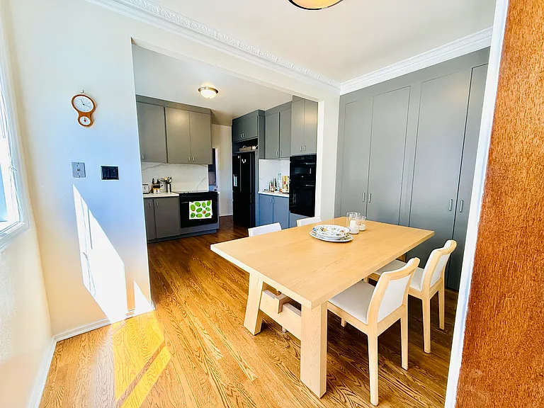 1233 Montgomery St — Photo 8
