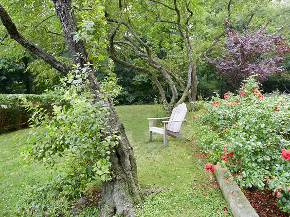 3935 Blackstone Avenue image 16 of 17