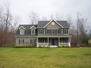 22 Todd Dr, Wynantskill, NY 12198