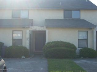 8800 Whispering Pines Dr, Jacksonville, FL 32244