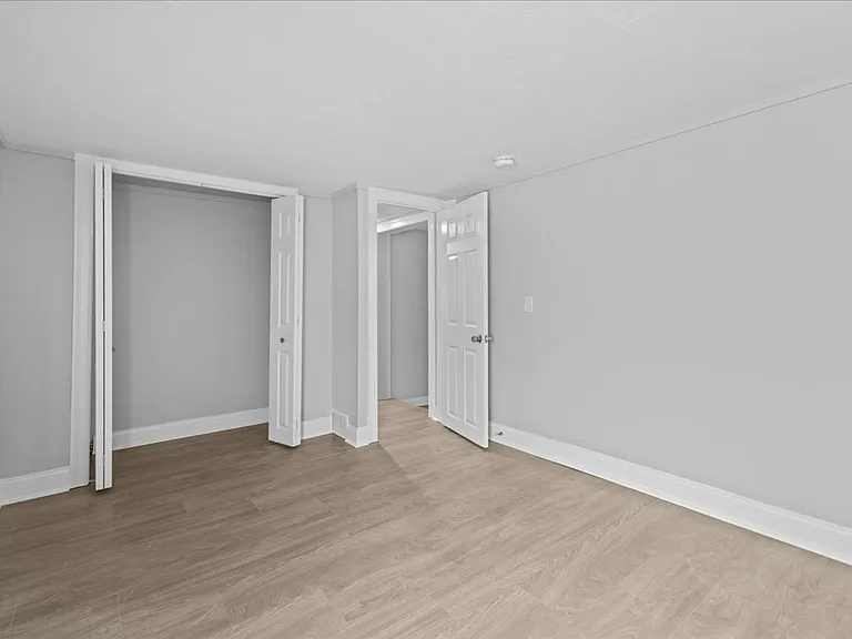 39 Avenue C — Photo 10