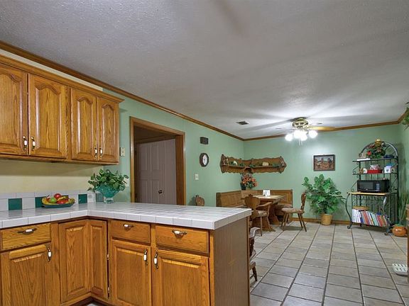 4th image of 710 County Road 3101