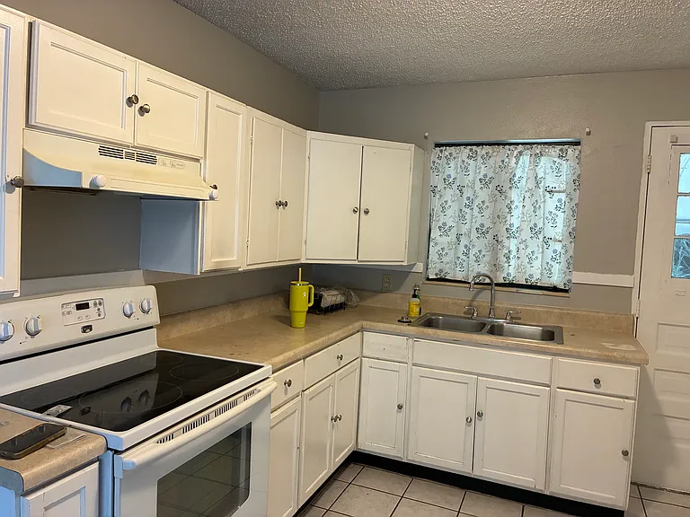 116 W Osborne Ave — Photo 4