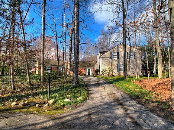 3rd image of 60 Windrush Dr