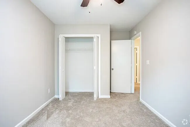North Chase Apartments — Photo 9