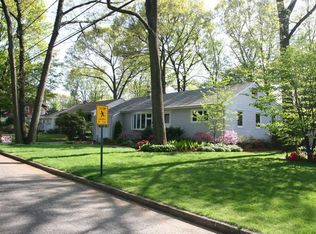 79 Oakland St, Hillsdale, NJ 07642
