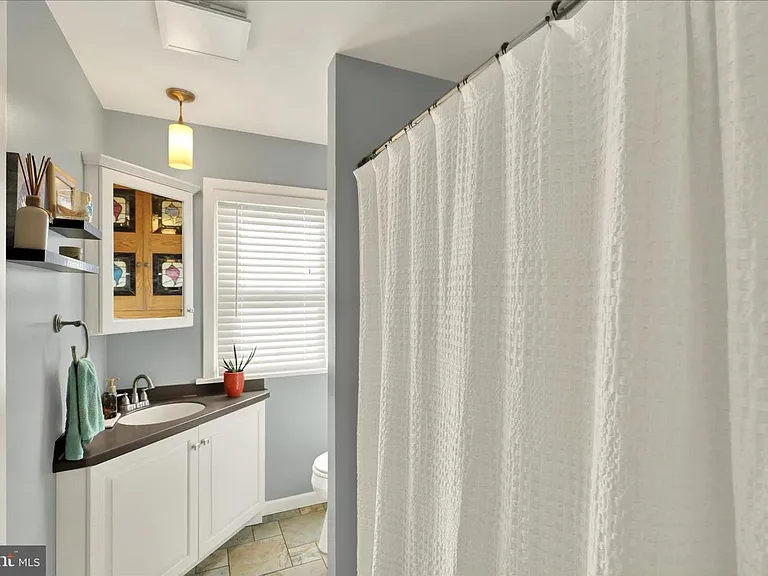 41 W College Ave — Photo 18