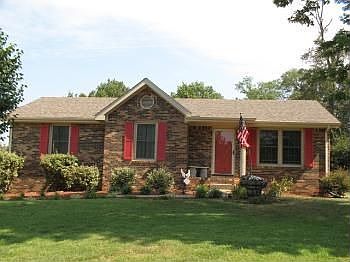 1st image of 935 Poppy Dr