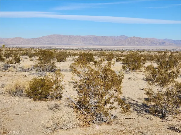 500 Rosewood Ave, Lucerne Valley, CA 92356