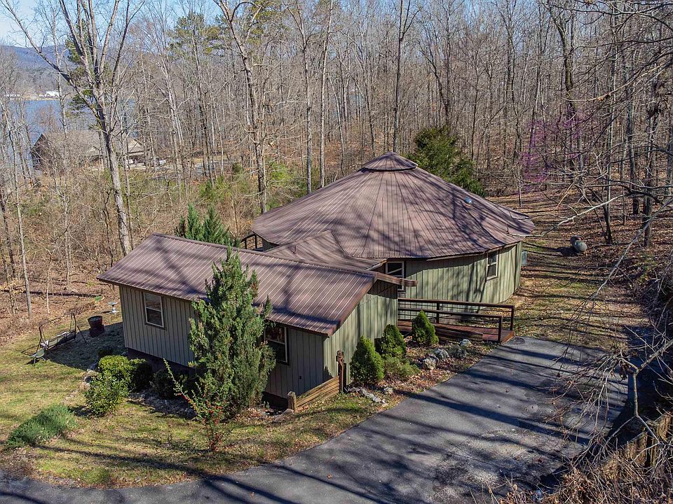 1st image of 304 Dogwood Ln