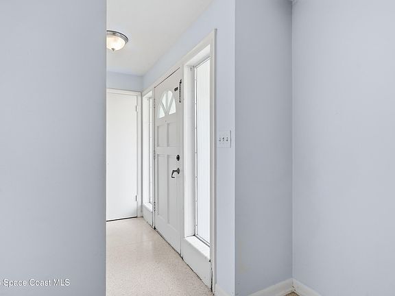 5th image of 2403 Parsons Ave