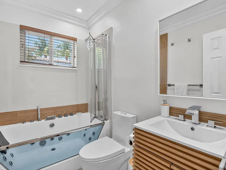 424 SW 7th Way — Photo 35