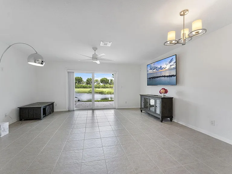 16129 Sierra Palms Dr — Photo 13