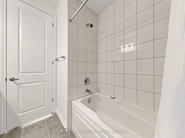 635 Newlove St — Photo 45