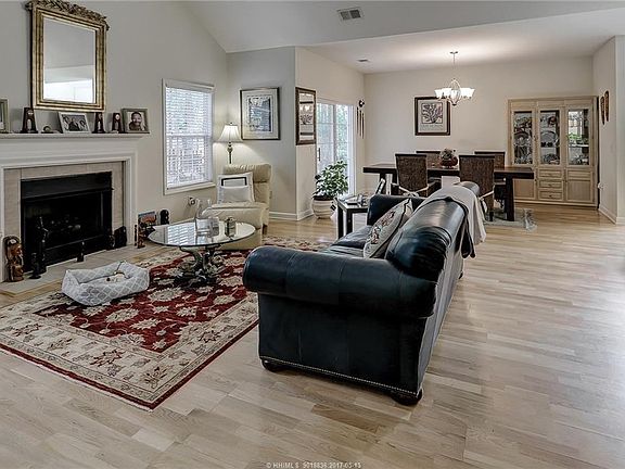 2nd image of 16 W Morgan Ct