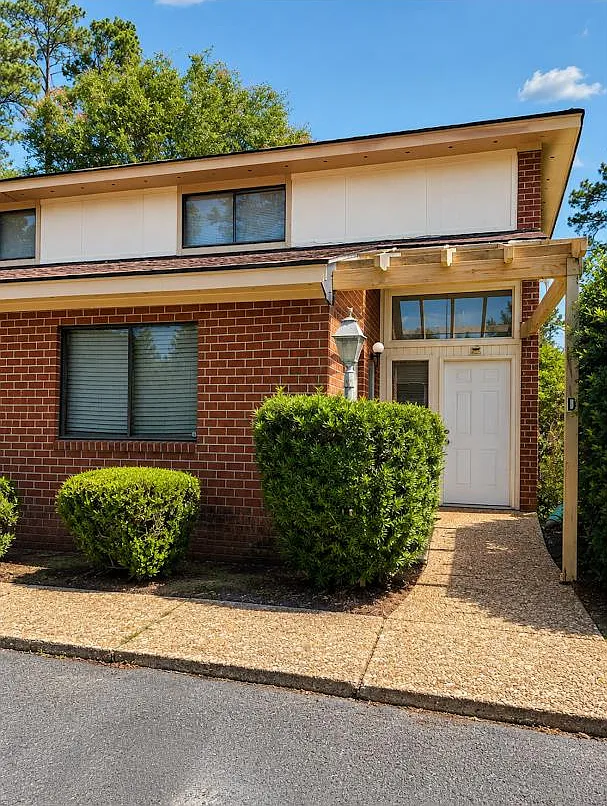 3 bed, 3.0 bath, 1756 sqft, $1,350 — Photo 1