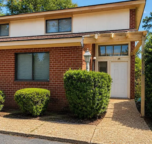 1307 Baytree Dr #D — Photo 1