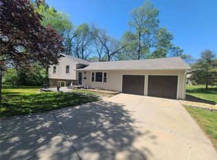 8214 W 58th St, Overland Park, KS 66202
