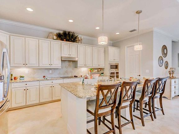 2nd image of 23491 Waverly Cir