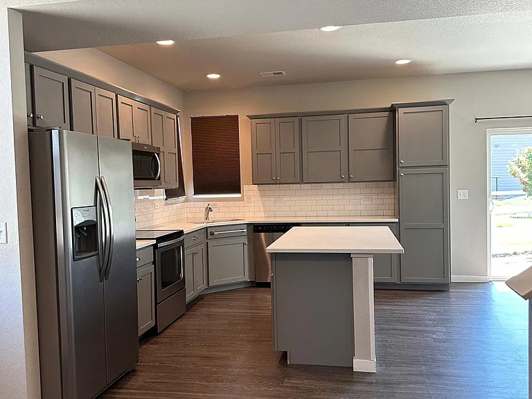 2133 Lager St — Photo 2