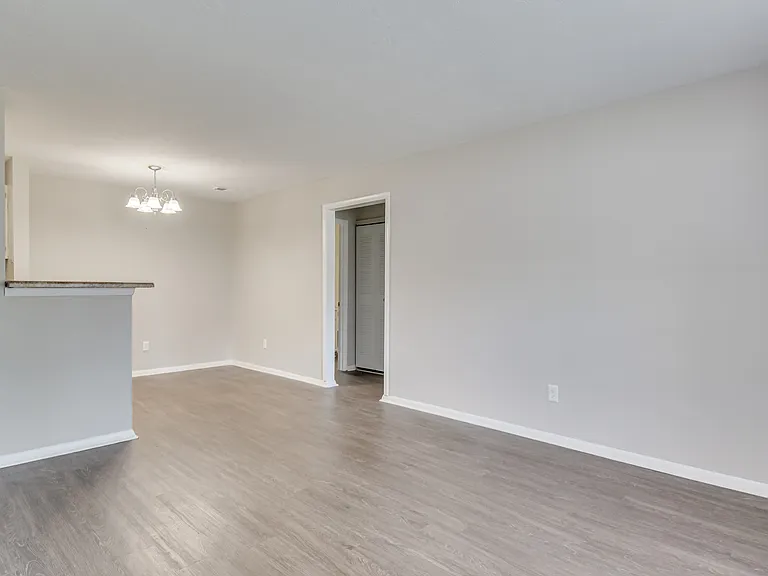 Hunters Run Apartments — Photo 7