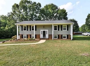 508 Meadowbrook Dr, King, NC 27021