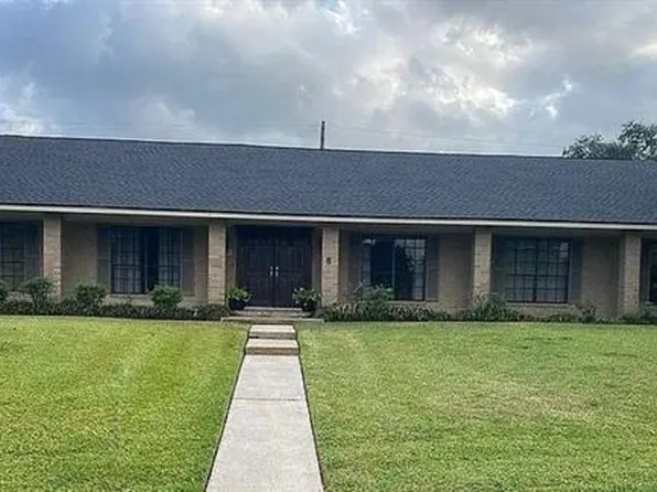 8 Bayou Bend Pl, Beaumont, TX 77706