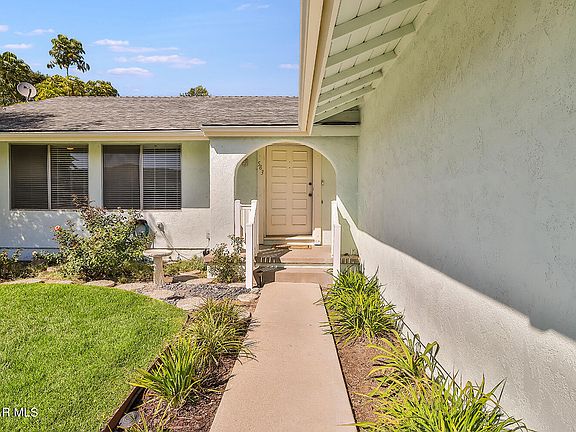 4th image of 583 W Avenida De Las Flores
