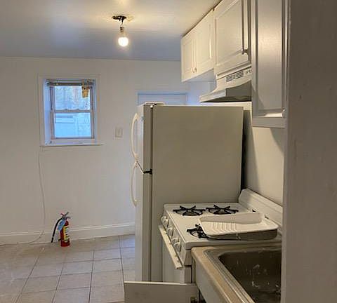 4th image of 1014 S 12th St #1