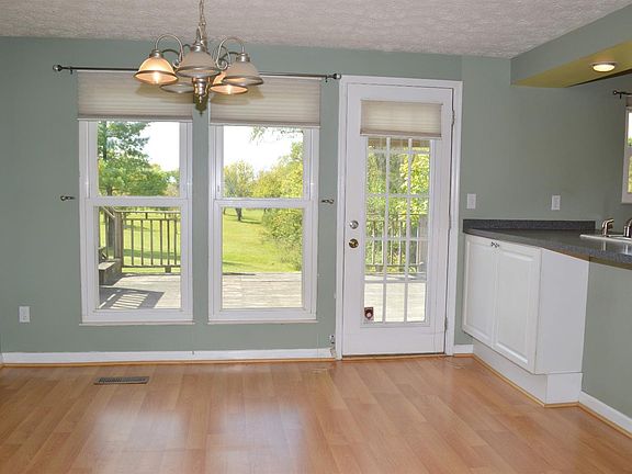 2nd image of 7589 Glenmeadow Dr