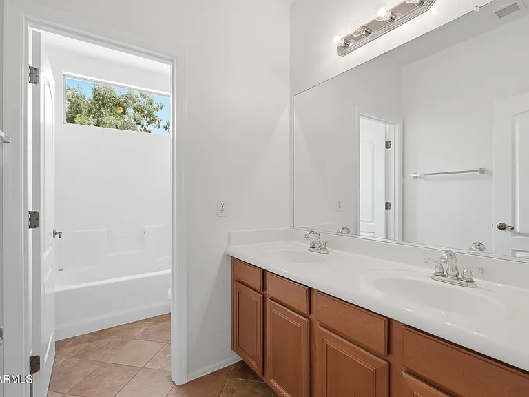 4157 E Santa Fe Ln — Photo 32