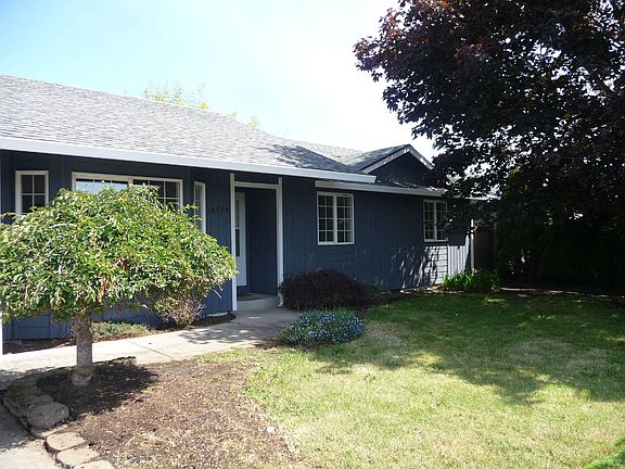 2nd image of 10504 NE 85th St