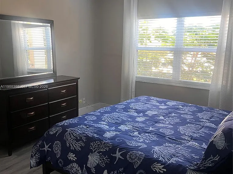 400 N Riverside Dr #214 — Photo 14