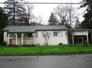 808 Hazel Ave, Ukiah, CA 95482