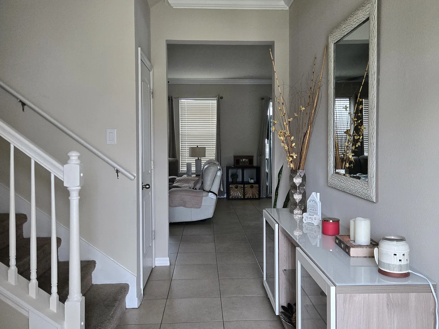 4 bed, 2082 sqft, $2,550 — Photo 2