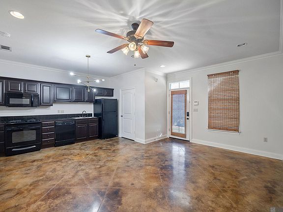 3rd image of 888 S Kenilworth Pkwy APT 4H