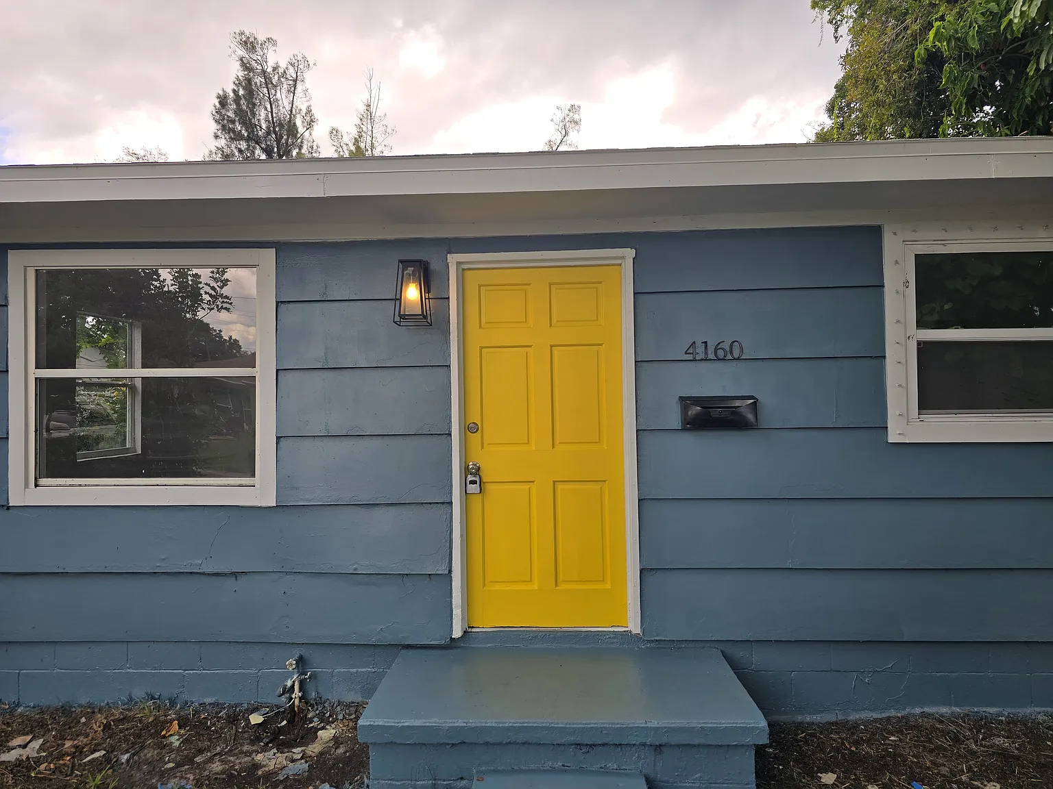4 bed, 1015 sqft, $2,350 — Photo 2