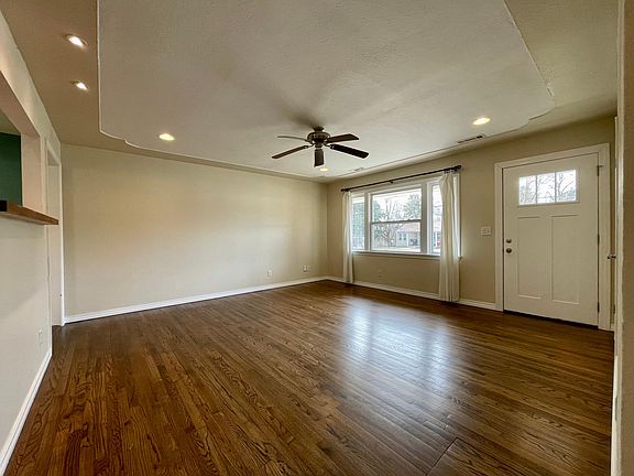 3rd image of 1322 S Ellis Ave