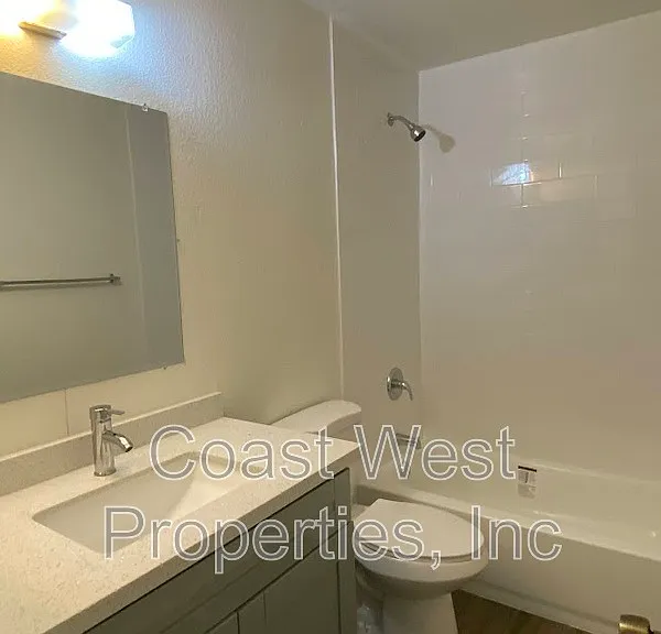 1154 Cypress Ave — Photo 9