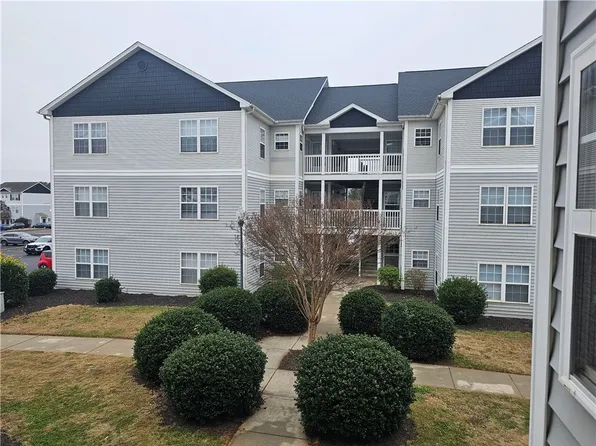 180 University Village Dr APT A, Central, SC 29630