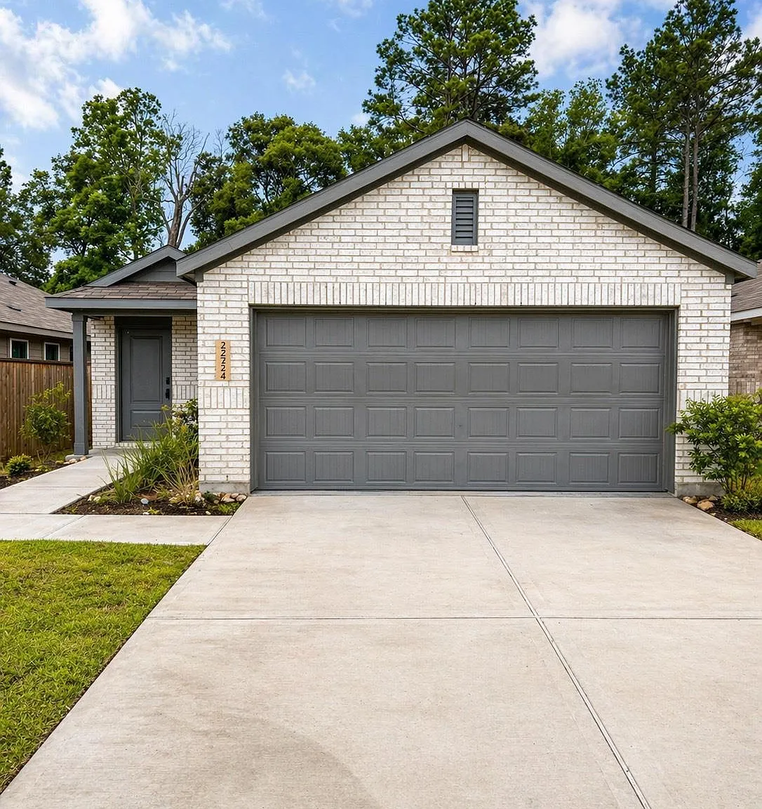 4 bed, 2.0 bath, 1680 sqft, $1,850 — Photo 1