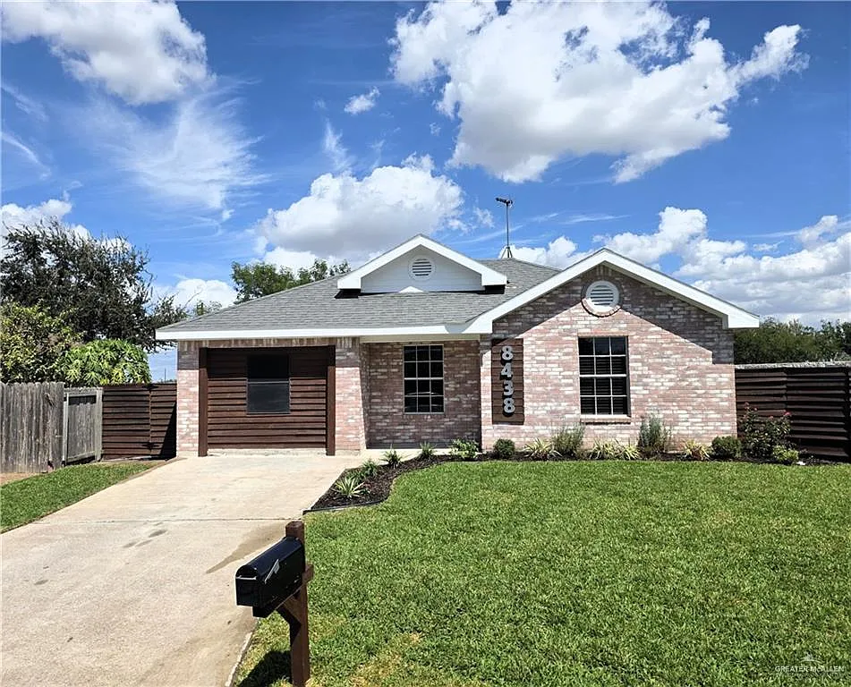 4 bed, 2.0 bath, 1371 sqft, $1,650 — Photo 1