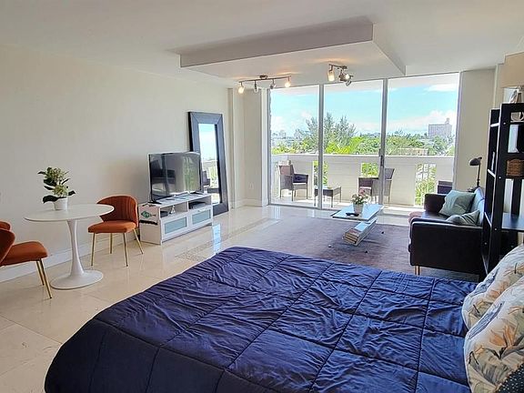 4th image of 800 West Ave APT 624