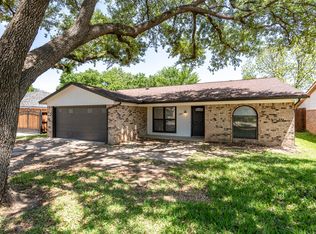 1828 Tracey Cir, Irving, TX 75060