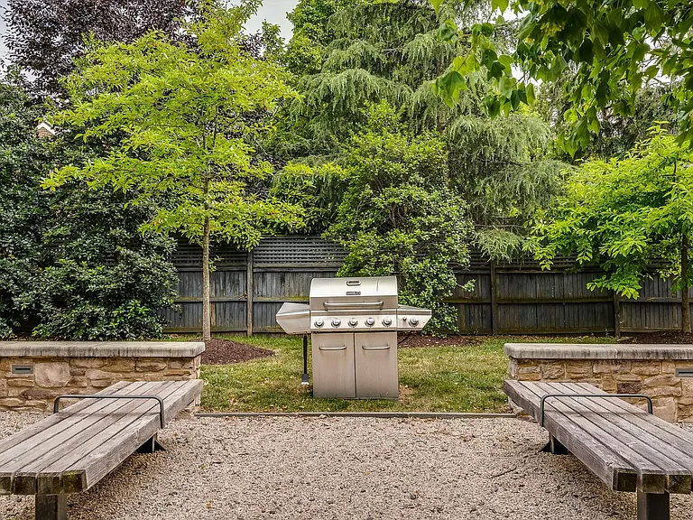 Common Area Grill/ Park