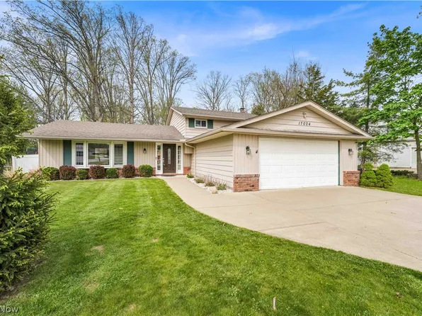 17024 Hunting Meadows Dr, Strongsville, OH 44136