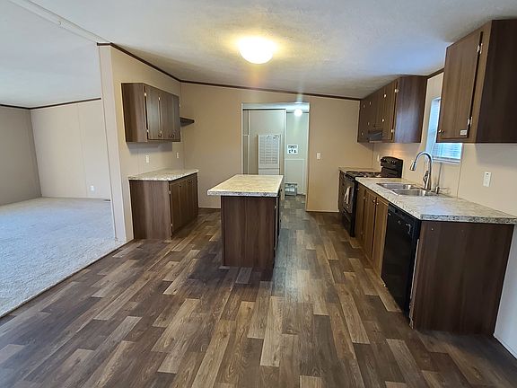 5th image of 303 N Seba St