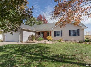 325 8th Ave, Hampton, IL 61256