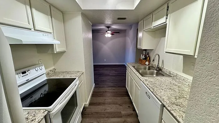 4211 E Palm Ln #202 — Photo 9
