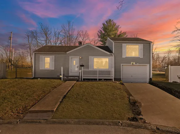 14 Crescent Ct, Anderson, IN 46013